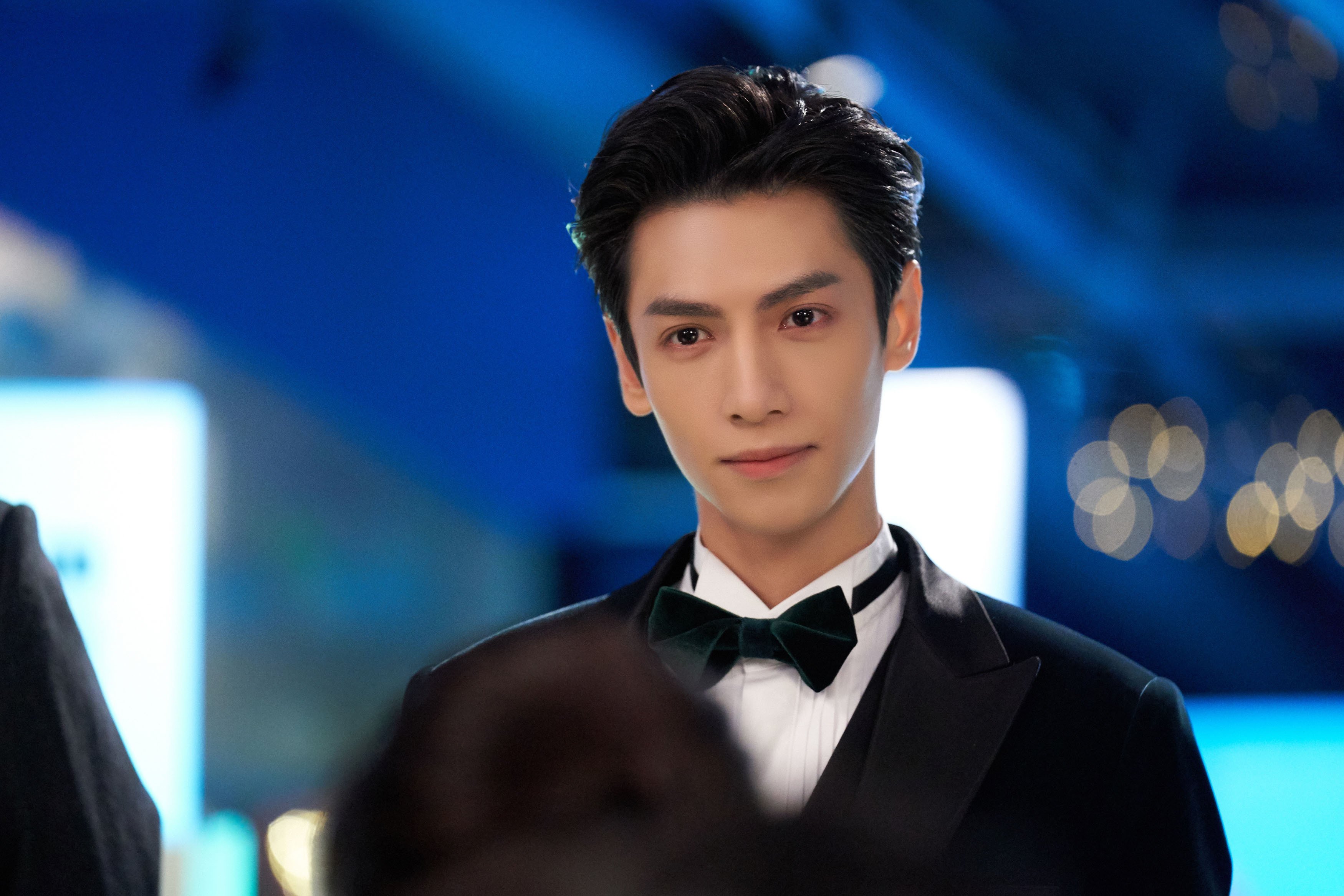 AYXSPORTSAPP-传控型中场是否更适合面对高压对抗型对手，传控打法和防守反击