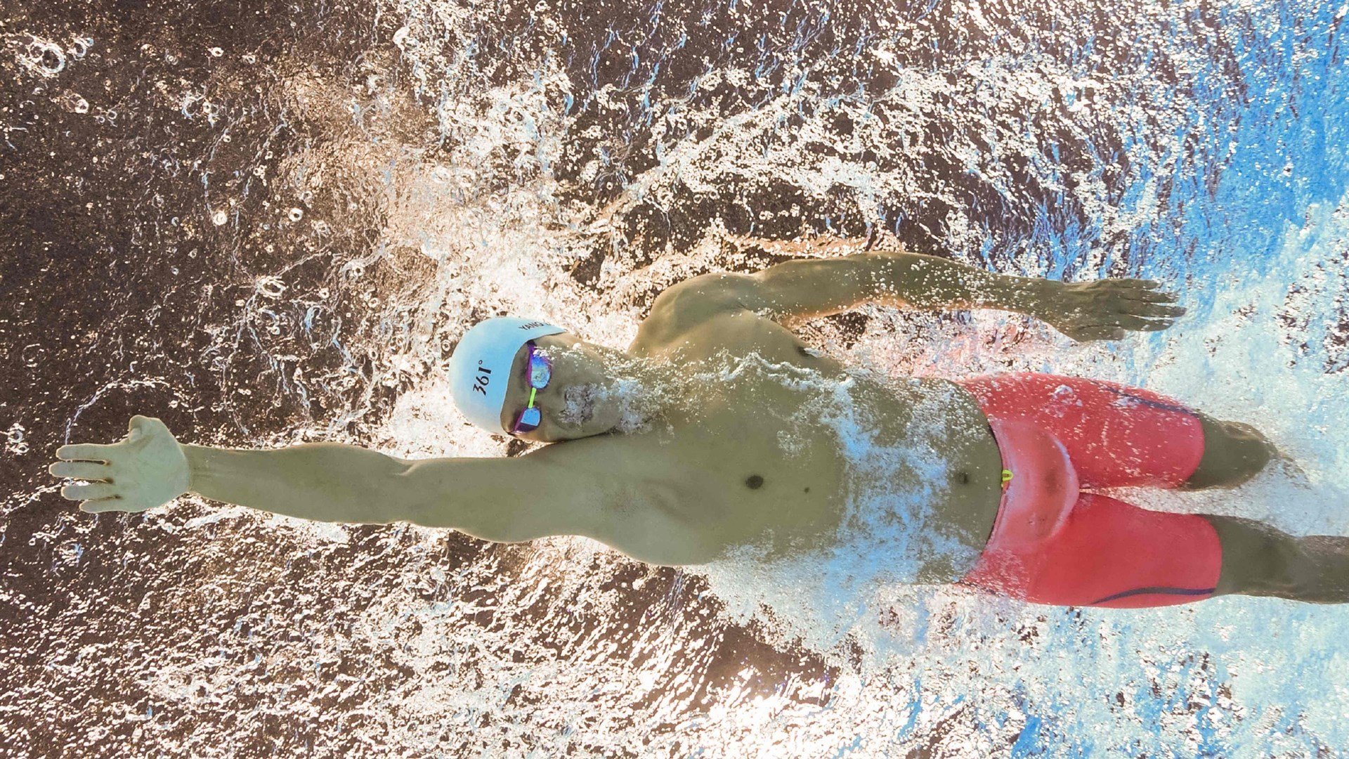 虚拟现实比赛直播：真人与虚拟交相辉映，虚拟现实大赛