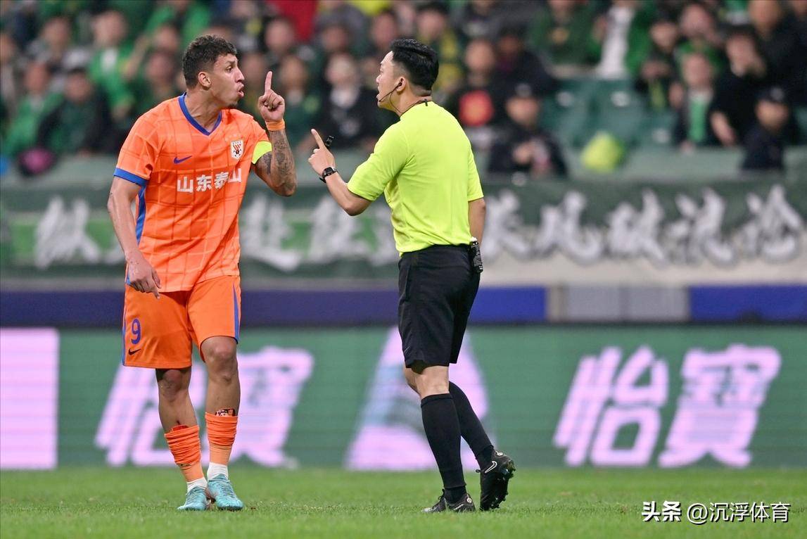 关于爱游戏体育：中超联赛VAR技术引争议，裁判判罚成焦点的信息