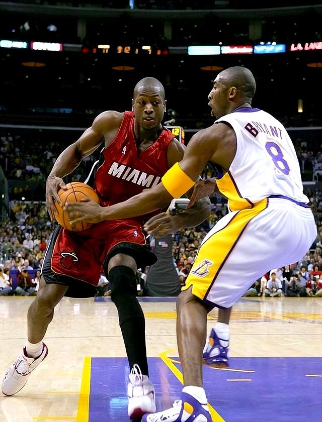 爱游戏官方网站-爱游戏体育：NBA球星自传：讲述韦德的篮球人生的简单介绍